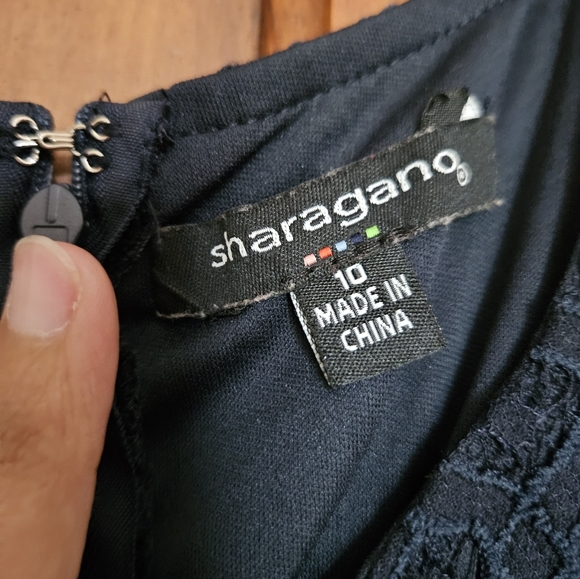 Black lace dress - Picture 2 of 2